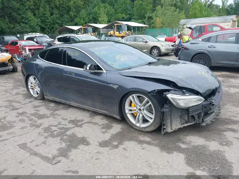 5YJSA1E25GF127781 — 2016 Tesla Model S, Передняя часть (Front End), фото до ремонта