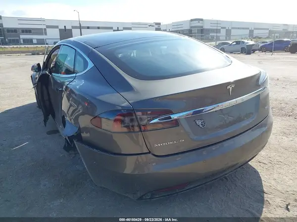 5YJSA1E26GF159445 — 2016 Tesla Model S, фото 3 с аукциона IAAI, Левый бок