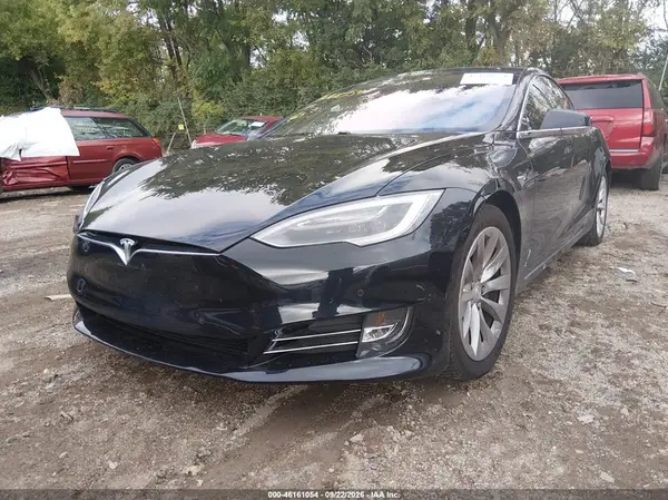 5YJSA1E27HF229066 — 2017 Tesla Model S, фото 2 с аукциона IAAI 15.10.2026, Правый бок