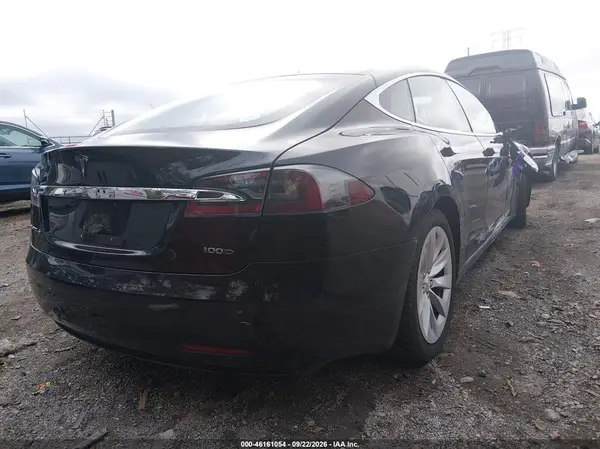 5YJSA1E27HF229066 — 2017 Tesla Model S, фото 4 с аукциона IAAI 15.10.2026, Правый бок