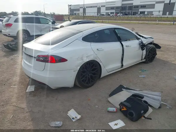 5YJSA1E2XHF226792 — 2017 Tesla Model S, фото 4 с аукциона IAAI, Передняя часть