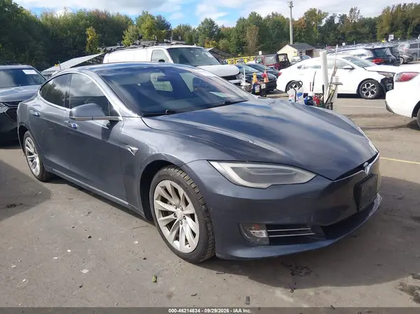 5YJSA1E26HF200237 — 2017 Tesla Model S, Передняя часть слева (Left Front), фото до ремонта