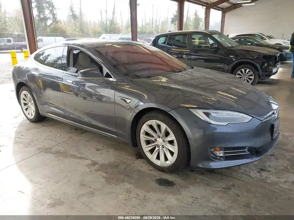 5YJSA1E22HF232196 — 2017 Tesla Model S, Передняя часть слева (Left Front), фото до ремонта