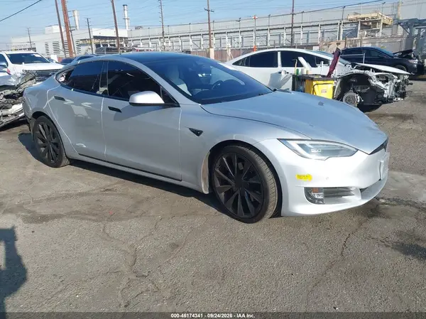 5YJSA1E27JF246522 — 2018 Tesla Model S, Задняя часть (Rear), фото до ремонта