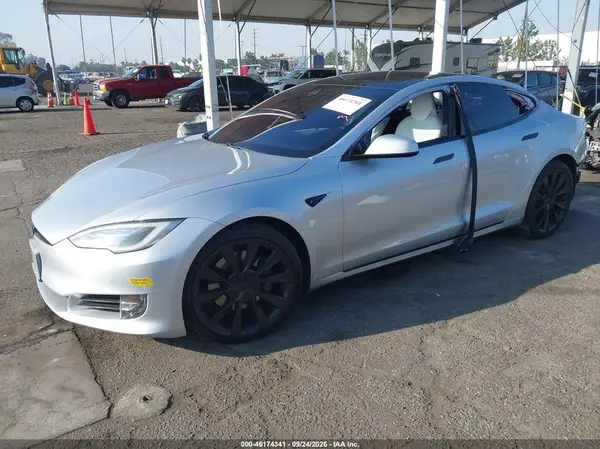 5YJSA1E27JF246522 — 2018 Tesla Model S, фото 2 с аукциона IAAI, Задняя часть