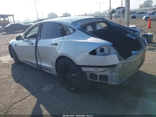 5YJSA1E27JF246522 — 2018 Tesla Model S, фото 3 с аукциона IAAI, Задняя часть