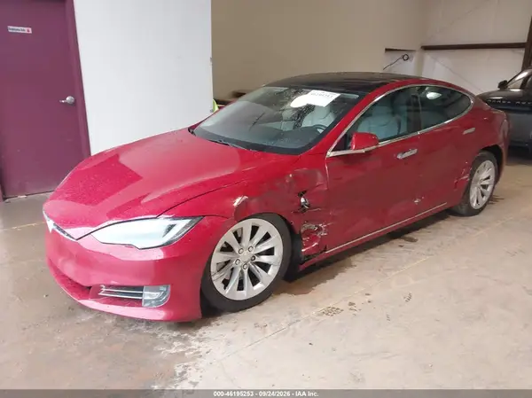 5YJSA1E26KF332244 — 2019 Tesla Model S, фото 2 с аукциона IAAI, Левый бок