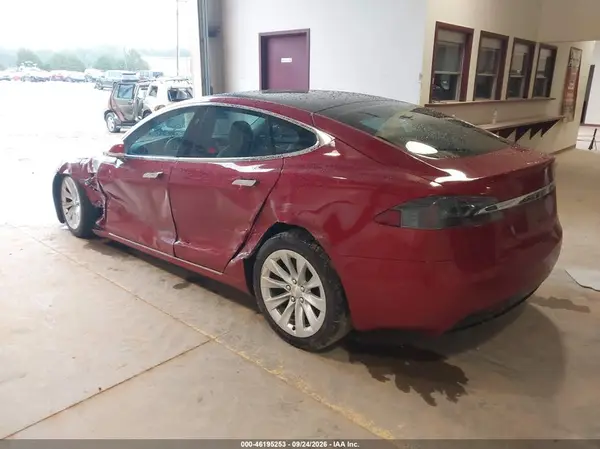 5YJSA1E26KF332244 — 2019 Tesla Model S, фото 3 с аукциона IAAI, Левый бок