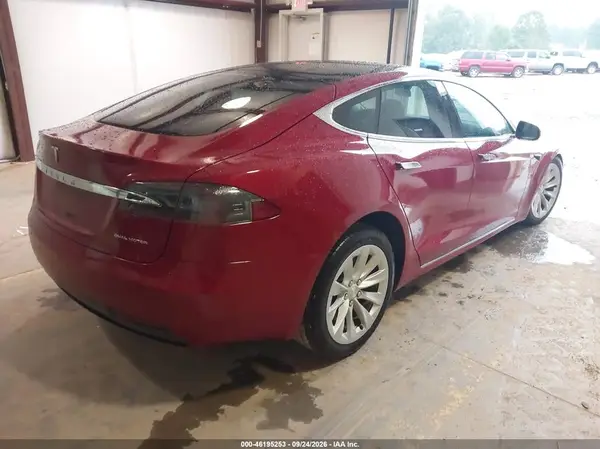 5YJSA1E26KF332244 — 2019 Tesla Model S, фото 4 с аукциона IAAI, Левый бок