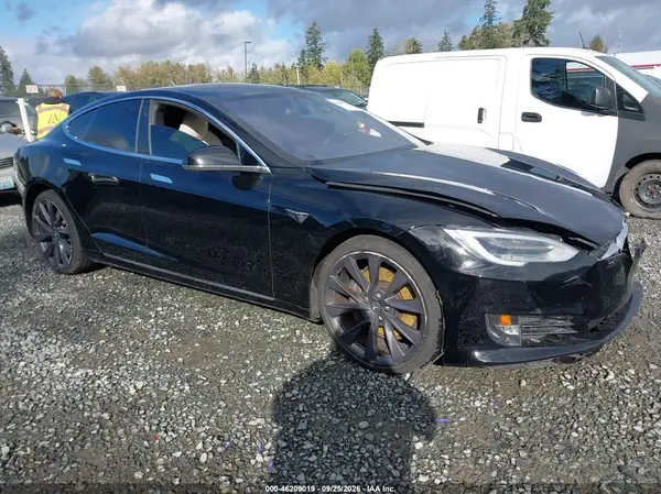 5YJSA1E29LF388552 — 2020 Tesla Model S, Передняя часть (Front End), фото до ремонта