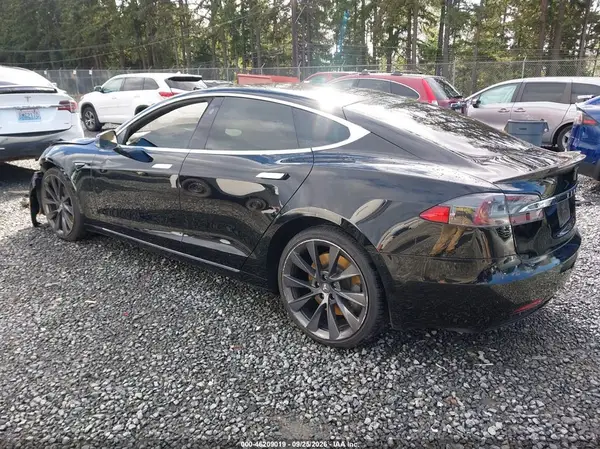 5YJSA1E29LF388552 — 2020 Tesla Model S, фото 3 с аукциона IAAI, Передняя часть