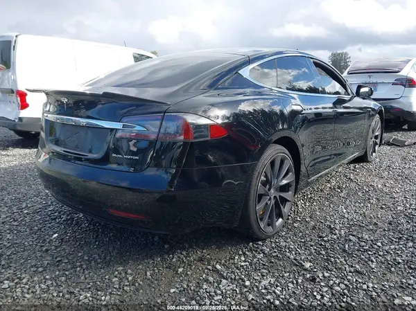 5YJSA1E29LF388552 — 2020 Tesla Model S, фото 4 с аукциона IAAI, Передняя часть
