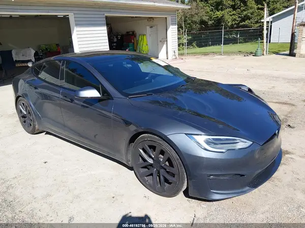 5YJSA1E57MF454267 — 2021 Tesla Model S, Передняя часть слева (Left Front), фото до ремонта