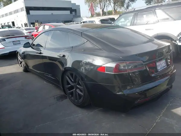 5YJSA1E5XNF462669 — 2022 Tesla Model S, фото 3 с аукциона IAAI, Передняя часть справа