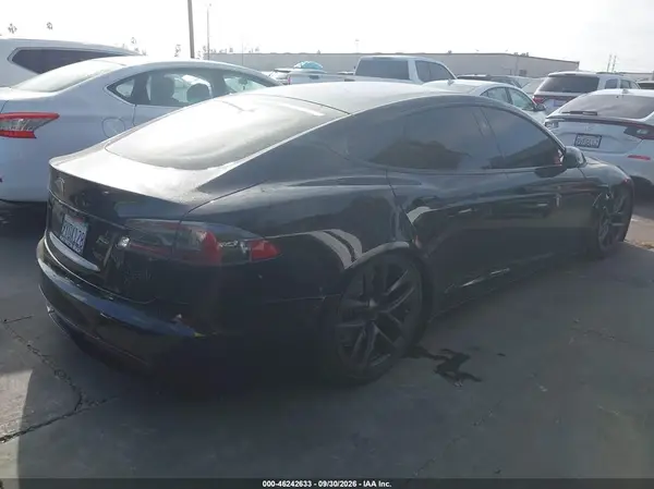 5YJSA1E5XNF462669 — 2022 Tesla Model S, фото 4 с аукциона IAAI, Передняя часть справа