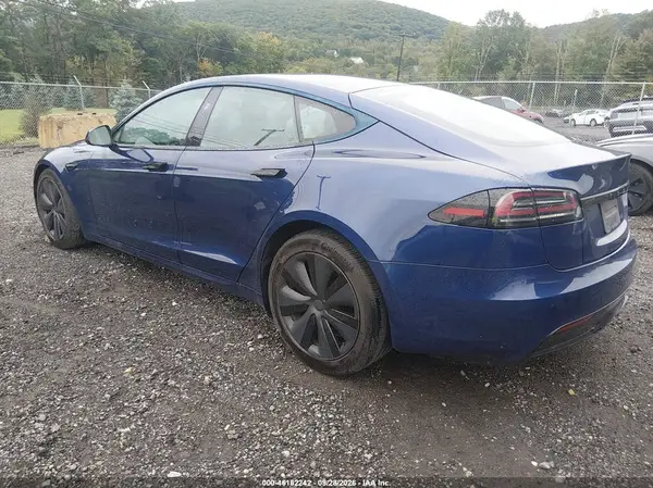 5YJSA1E51PF502947 — 2023 Tesla Model S, фото 3 с аукциона IAAI, Подтопление