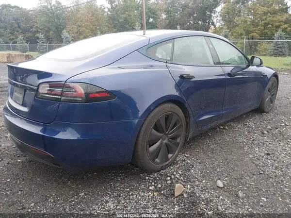 5YJSA1E51PF502947 — 2023 Tesla Model S, фото 4 с аукциона IAAI, Подтопление