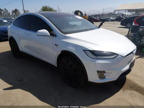 5YJXCAE29HF047207 — 2017 Tesla Model X 100D/75D/90D, Передняя часть (Front End), фото до ремонта