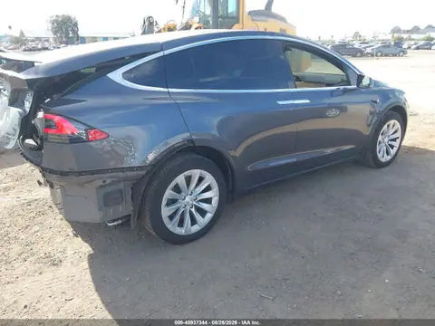 2019 Tesla Model X 100d/75d/long Range VIN 5YJXCAE27KF213800 фото 4