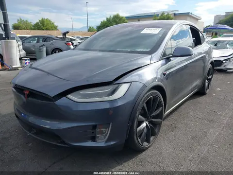 2018 Tesla Model X 100d/75d/p100d VIN 5YJXCDE25JF100122 фото 2