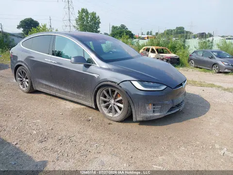 5YJXCBE26GF013777 — 2016 Tesla Model X 60D/70D/75D/90D/P100D, Левый бок (Left Side), фото до ремонта