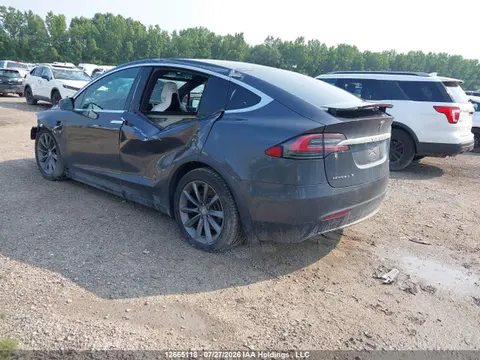 2016 Tesla Model X 60d/70d/75d/90d/p100d VIN 5YJXCBE26GF013777 фото 3