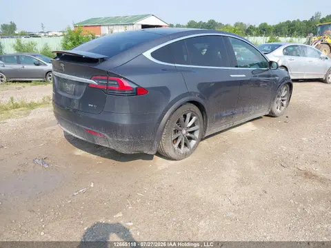 2016 Tesla Model X 60d/70d/75d/90d/p100d VIN 5YJXCBE26GF013777 фото 4