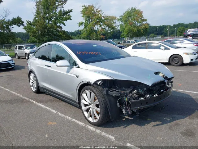 2016 Tesla Model X 60d/70d/75d/90d/p100d VIN 5YJXCBE26GF007896 фото 1