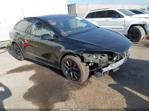 7SAXCDE5XNF343654 — 2022 Tesla Model X Dual Motor ALL-Wheel Drive/Plaid Tri Motor ALL-Wheel Drive, Передняя часть (Front End), фото до ремонта