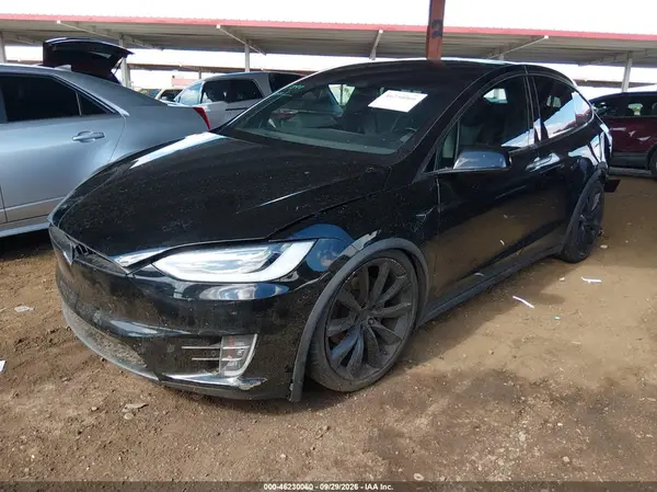 5YJXCDE49HF038123 — 2017 Tesla Model X, фото 2 с аукциона IAAI, Задняя часть слева