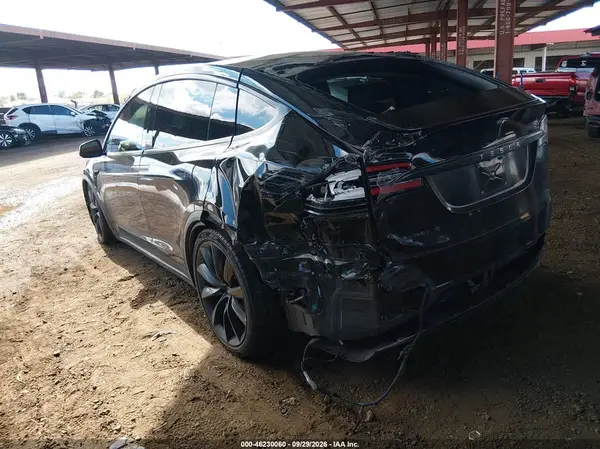 5YJXCDE49HF038123 — 2017 Tesla Model X, фото 3 с аукциона IAAI, Задняя часть слева