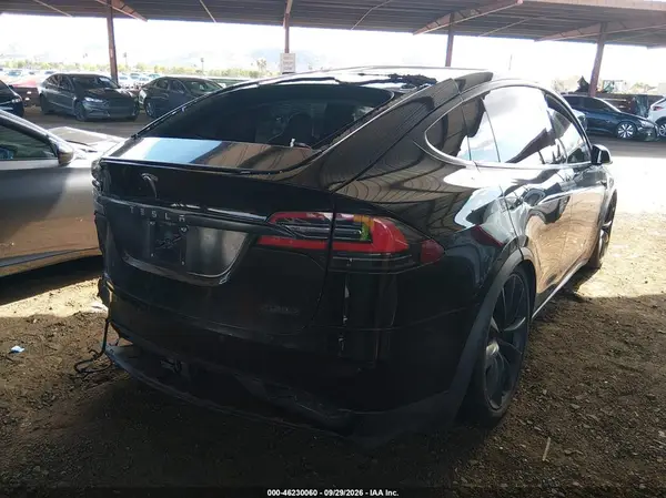 5YJXCDE49HF038123 — 2017 Tesla Model X, фото 4 с аукциона IAAI, Задняя часть слева