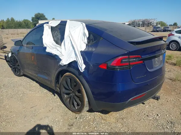 5YJXCAE23JF138558 — 2018 Tesla Model X, фото 3 с аукциона IAAI, Передняя часть