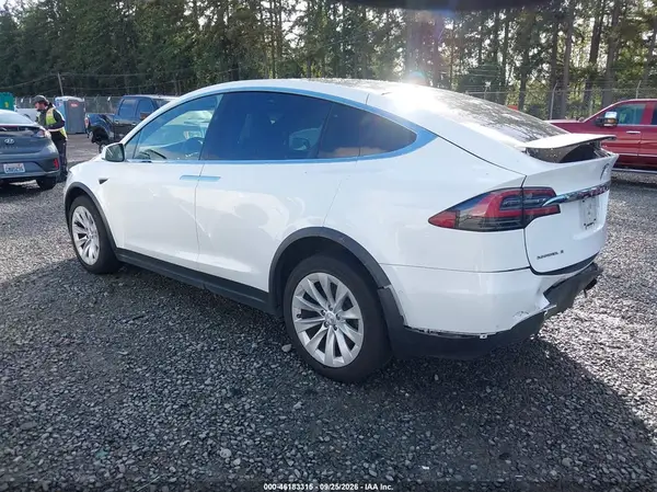 5YJXCBE28JF121289 — 2018 Tesla Model X, фото 3 с аукциона IAAI, Задняя часть
