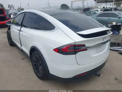 2020 Tesla MODEL X VIN 5YJXCBE28LF270109 фото 3