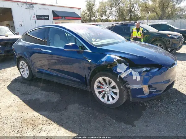 5YJXCDE49LF240937 — 2020 Tesla Model X, Передняя часть справа (Right Front), фото до ремонта