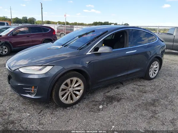5YJXCDE27LF231362 — 2020 Tesla Model X, фото 2 с аукциона IAAI, Задняя часть