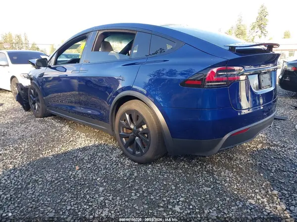 7SAXCBE52PF400582 — 2023 Tesla Model X, фото 3 с аукциона IAAI, Передняя часть