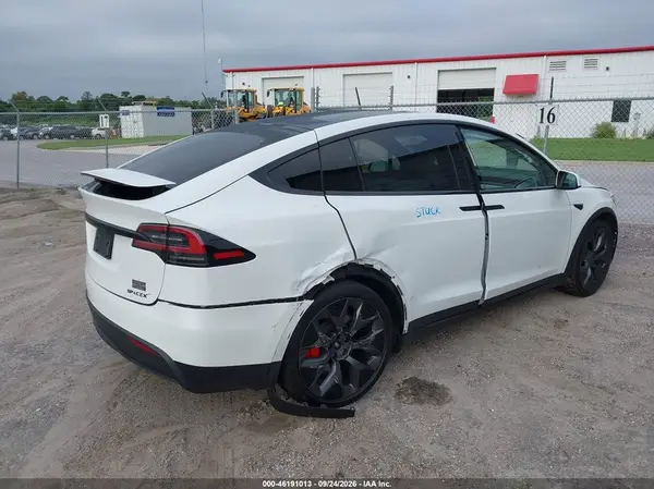 7SAXCBE68TF478223 — 2026 Tesla Model X, фото 4 с аукциона IAAI 24.09.2026, Задняя часть справа