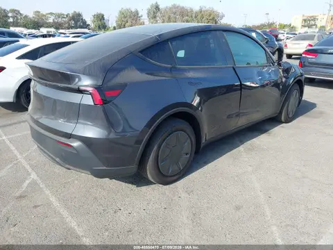 2026 Tesla Model Y All-wheel Drive/long Range Launch Series/premium All-wheel Drive VIN 7SAYGDEE0TA672396 фото 4