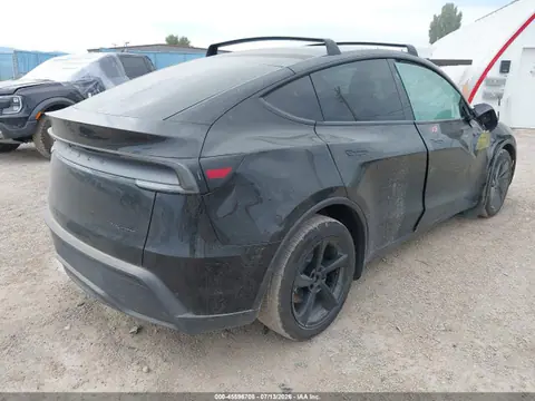 2026 Tesla Model Y All-wheel Drive/long Range Launch Series/premium All-wheel Drive VIN 7SAYGDEE8TF628908 фото 4