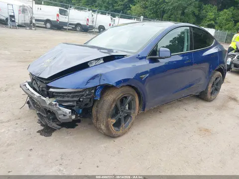 2026 Tesla Model Y All-wheel Drive/long Range Launch Series/premium All-wheel Drive VIN 7SAYGDEE5TF449290 фото 2