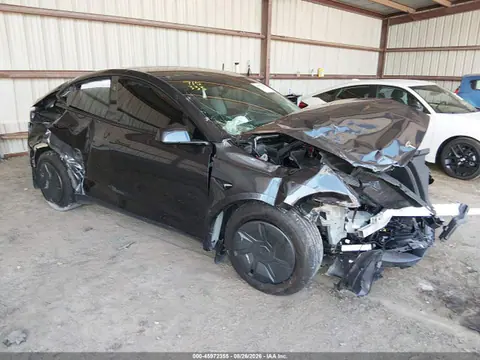 7SAYGDEE1TA640461 — 2026 Tesla Model Y ALL-Wheel Drive/Long Range Launch Series/Premium ALL-Wheel Drive, Передняя часть (Front End), фото до ремонта