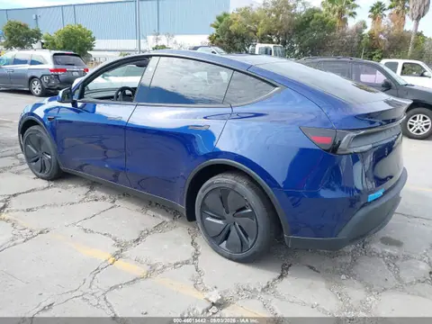 2026 Tesla Model Y All-wheel Drive/long Range Launch Series/premium All-wheel Drive VIN 7SAYGDEEXTF545741 фото 3