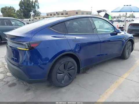 2026 Tesla Model Y All-wheel Drive/long Range Launch Series/premium All-wheel Drive VIN 7SAYGDEEXTF545741 фото 4