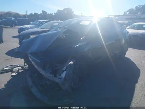 2026 Tesla Model Y All-wheel Drive/long Range Launch Series/premium All-wheel Drive VIN 7SAYGDEE1TF377004 фото 2