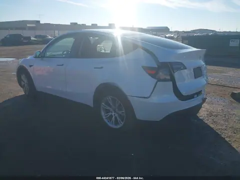 2023 Tesla Model Y Awd/long Range Dual Motor All-wheel Drive VIN 7SAYGDEE7PF763237 фото 3