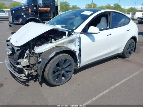 2023 Tesla Model Y Awd/long Range Dual Motor All-wheel Drive VIN 7SAYGDEE9PF685169 фото 2
