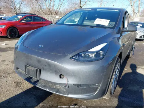 2023 Tesla Model Y Awd/long Range Dual Motor All-wheel Drive VIN 7SAYGDEE2PA210153 фото 2