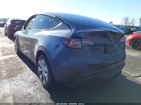 2023 Tesla Model Y Awd/long Range Dual Motor All-wheel Drive VIN 7SAYGDEE2PA210153 фото 3